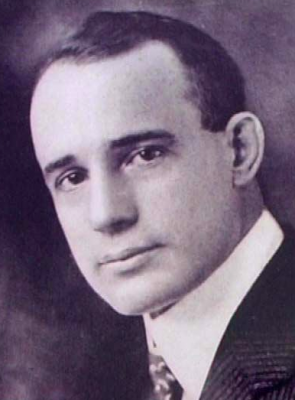  Napoleon Hill